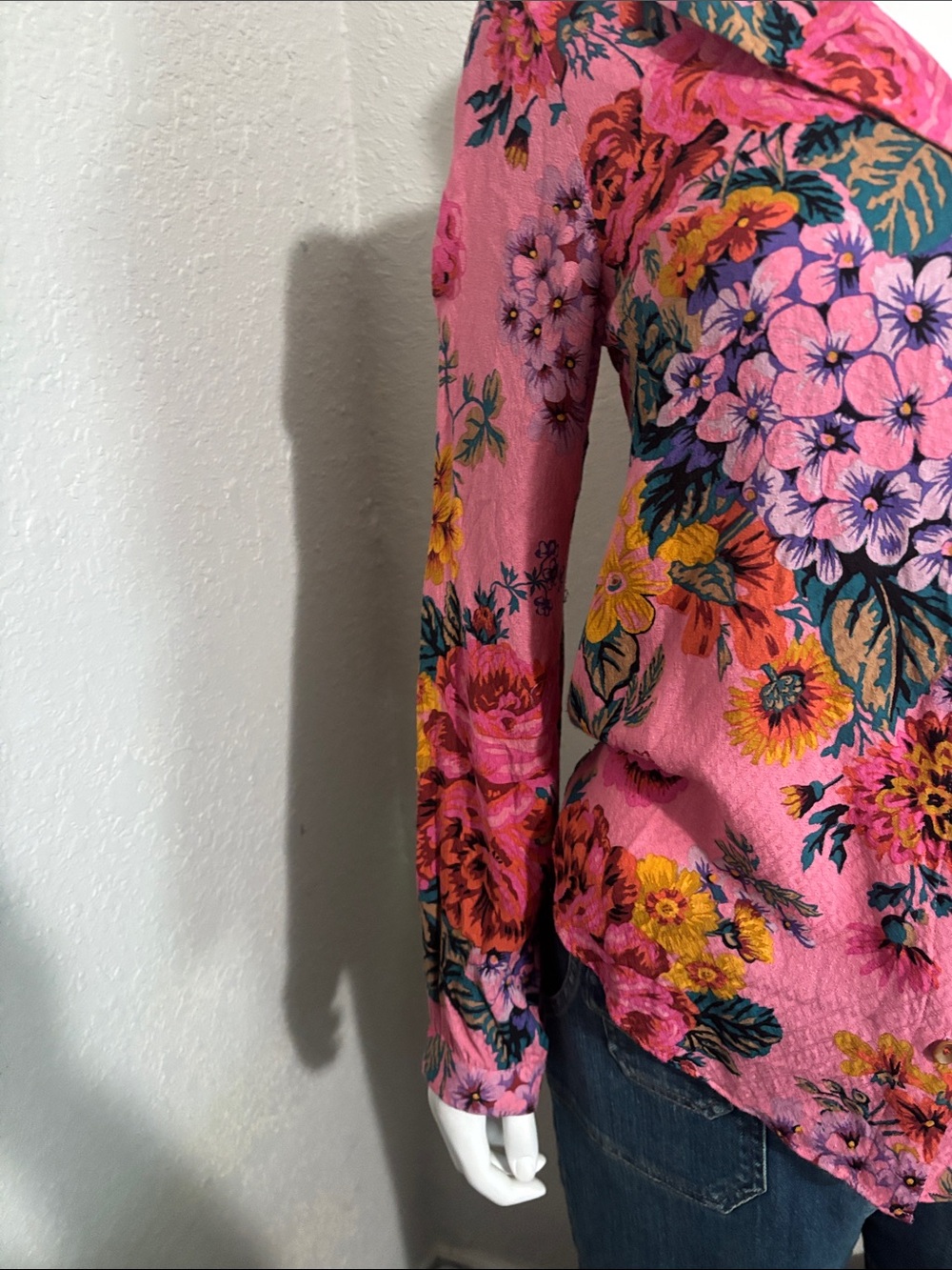 Anthropologie Pink Floral V-Neck Button Blouse - Picture 3 of 12